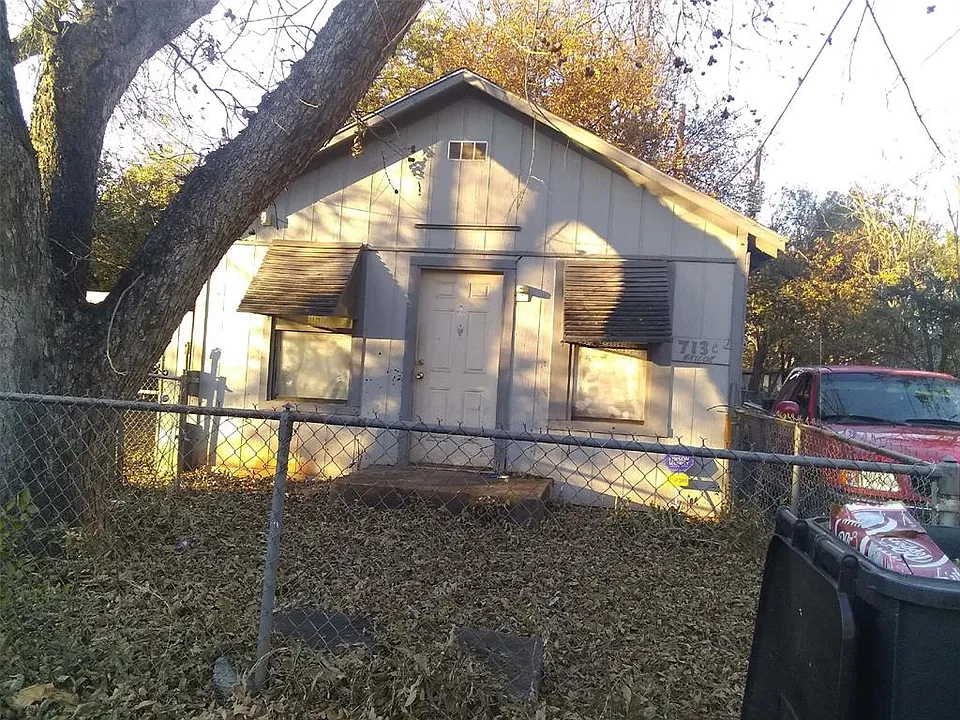 Building Photo 3