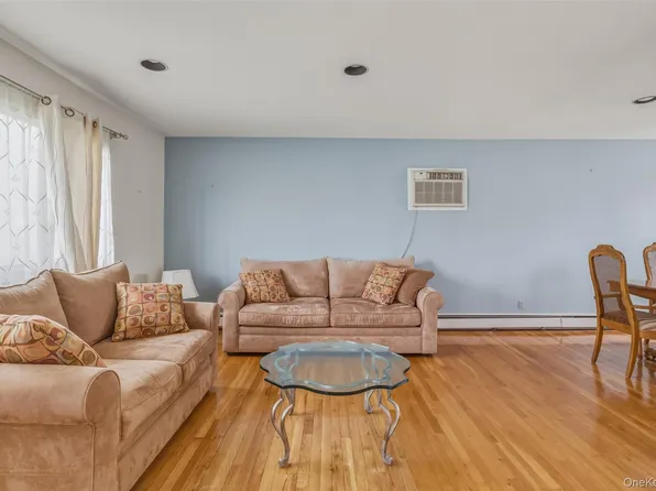 68 Madison Avenue, Island Park, NY 11558