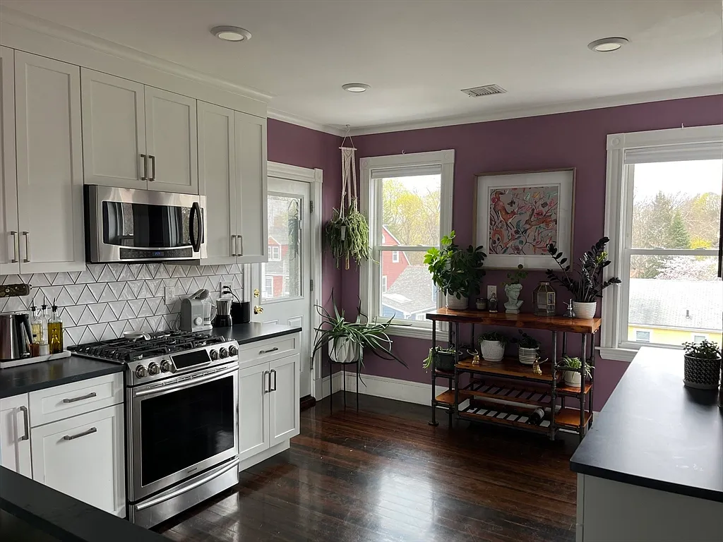 3 bed, 1800 sqft, $3,800 — Photo 4