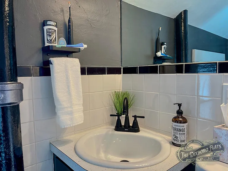 5121 Plymouth Rd #2 — Photo 11