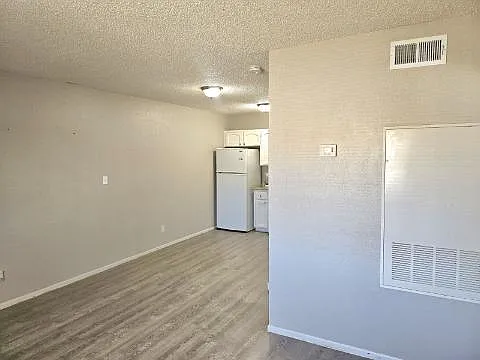 1725 W Vogel Ave #4 — Photo 4
