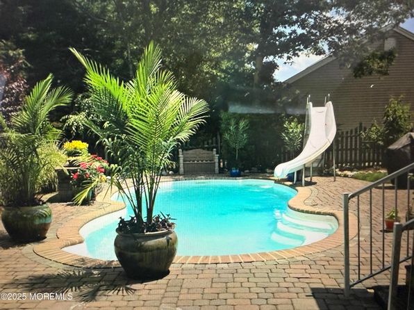 369 Deer Lake Court, Manahawkin, NJ 08050