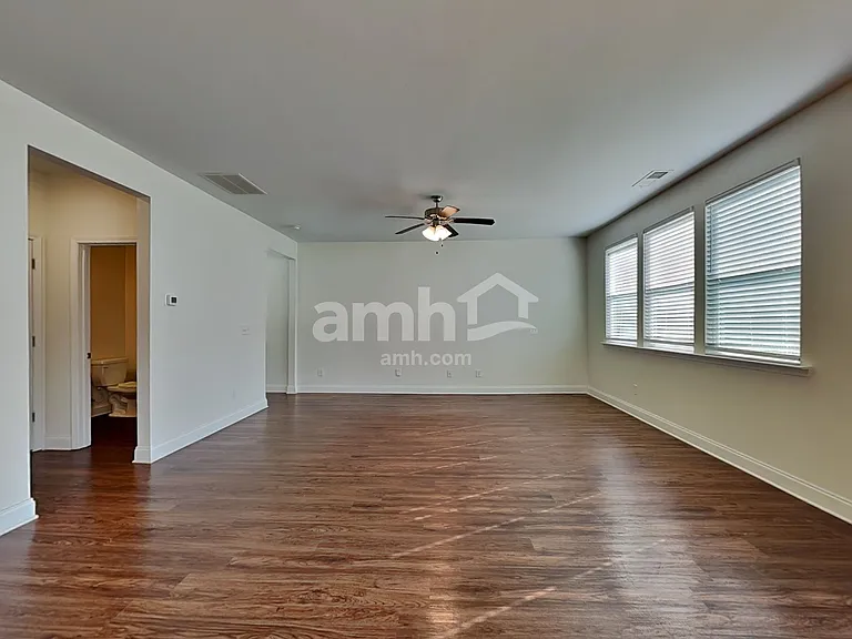 401 Levon Ct — Photo 7