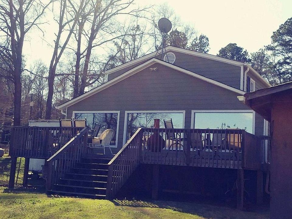 2nd image of 165 Cherokee Dr