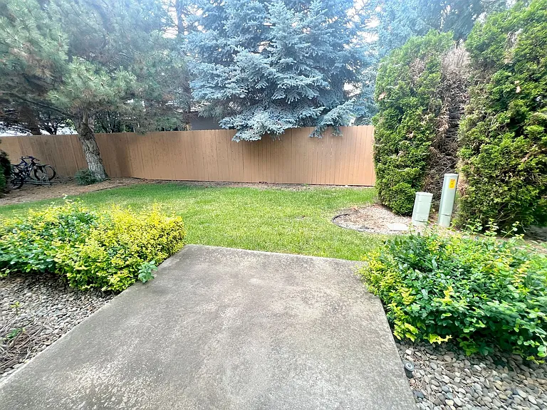 209 E 18th Ave #D16 — Photo 31