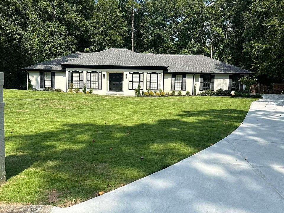 1st image of 220 Oak Leaf Cir