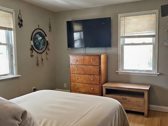 5th image of 47 Vinton St #3