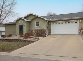 121 N 12th St, Estherville, IA 51334
