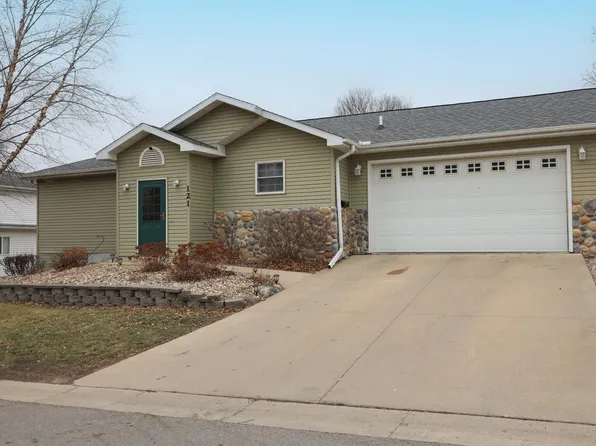 121 N 12th St, Estherville, IA 51334