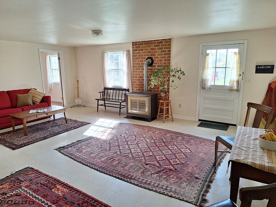 1st image of 823 Old Turner Mountain Ln
