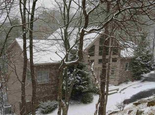 559 Rainier Rd, Massanutten, VA 22840