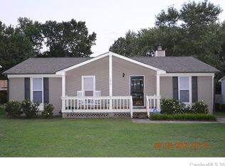 7814 Heatherdale Ct, Charlotte, NC 28212