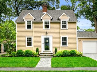 11 Arlington Rd, Melrose, MA 02176