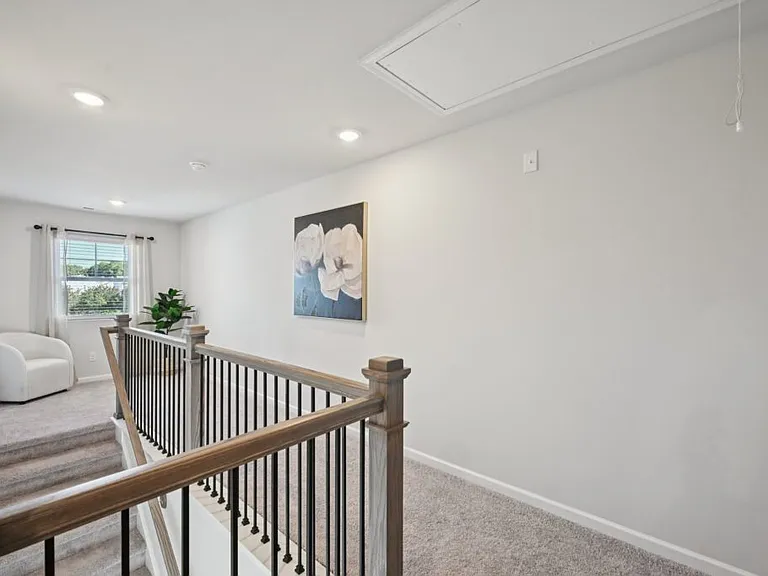 423 Lanier Cir — Photo 18