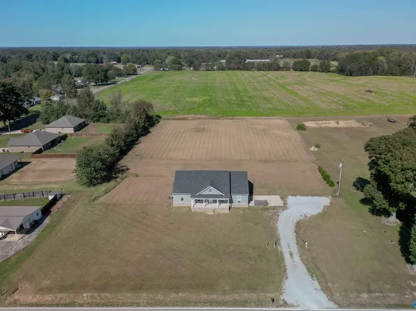 13617 New Cut Rd, Athens, AL 35611