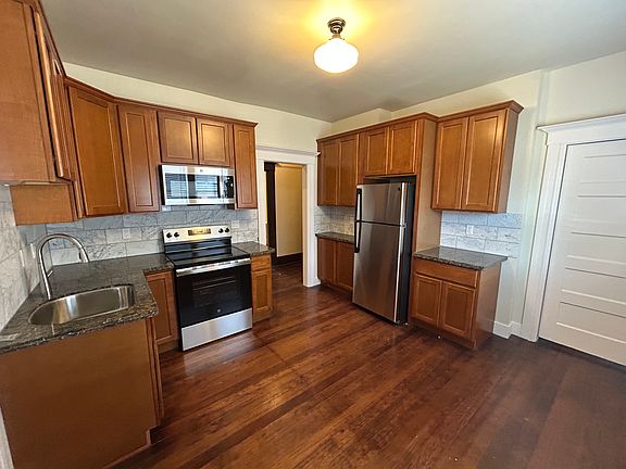 3rd image of 801 Marin St