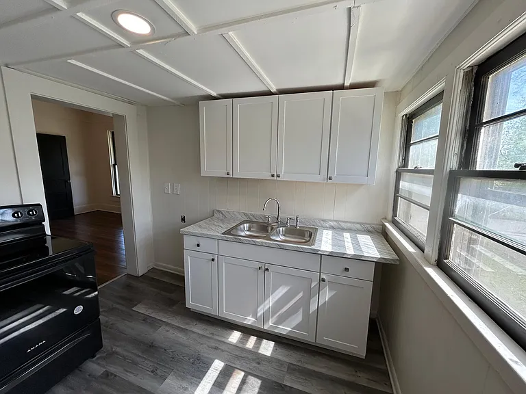 701 N High St #4 — Photo 6