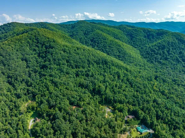 Big Bear Ln, Jonesborough, TN 37659