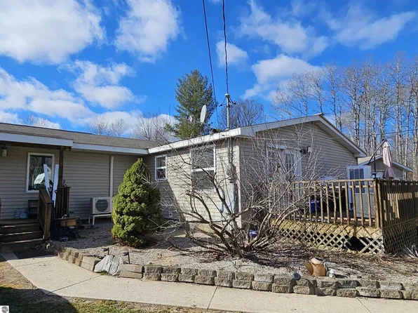 5931 McNicholl Dr, Hale, MI 48739