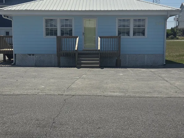 324 N Topsail Dr, Surf City, NC 28445