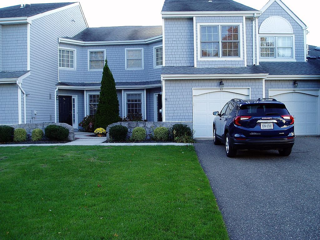 57 Lakebridge Dr S, Kings Park, NY 11754 Zillow
