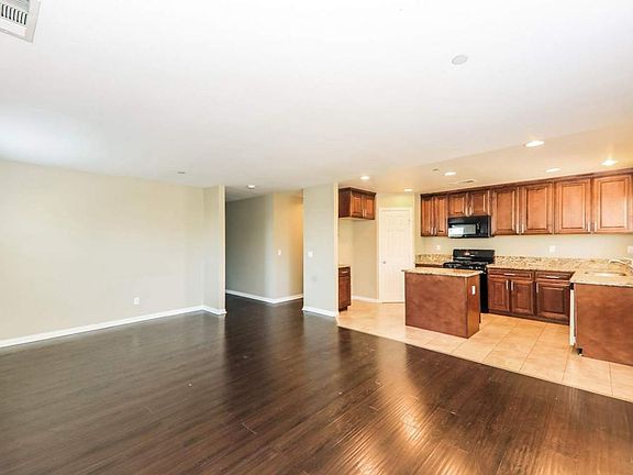 2nd image of 4439 Laramie Ave #2007