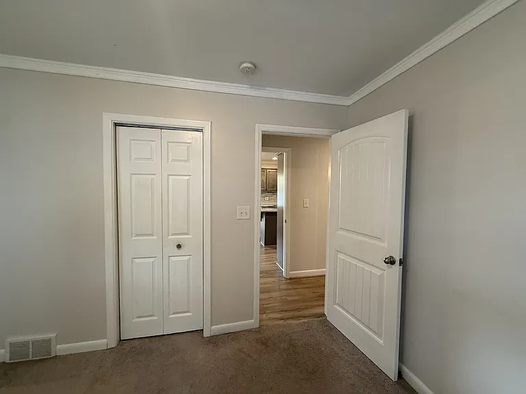 2404 Francis St — Photo 10