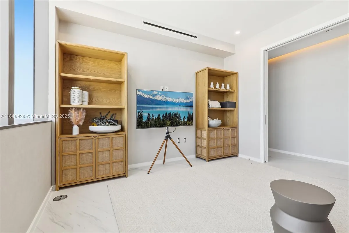 Building Photo - 2000 S Ocean Dr #28A