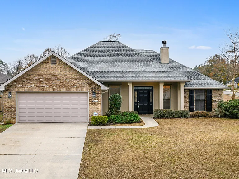 13636 Hidden Oaks Dr — Photo 1