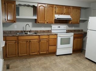 98 S Walnut St #98, Moosup, CT 06354