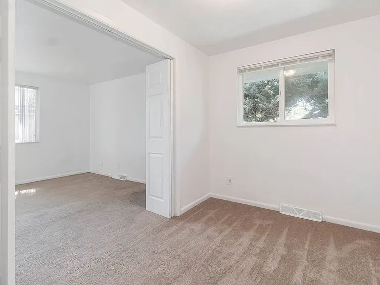 81 W Southern St — Photo 13