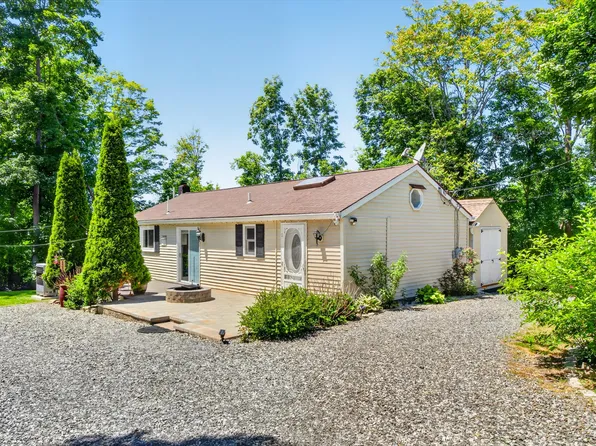 68 Mulford Ave, Staatsburg, NY 12580