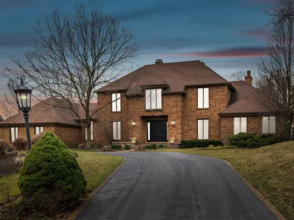 2228 Harrow Gate Dr, Inverness, IL 60010