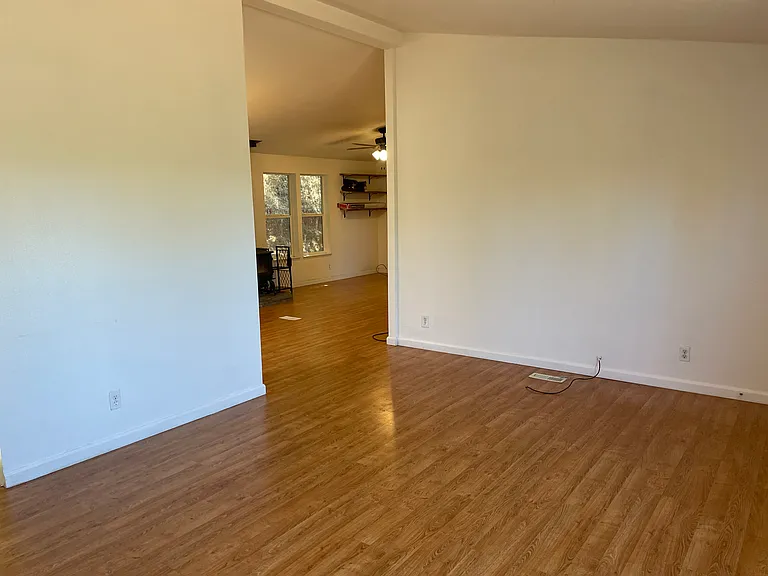 18599 Elm Ave — Photo 14