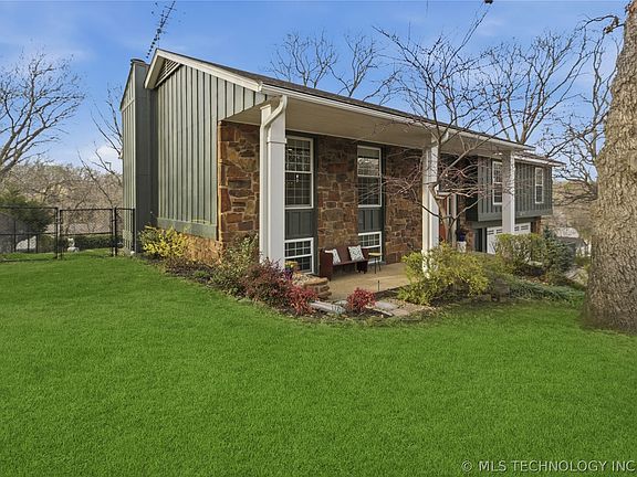 2nd image of 1411 Yorktown Ln