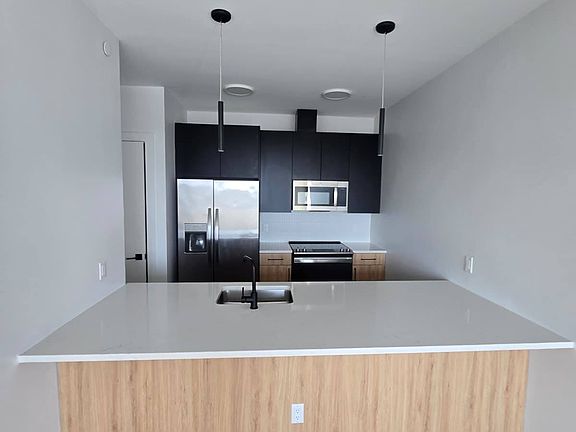 2nd image of 38 Madison St #508
