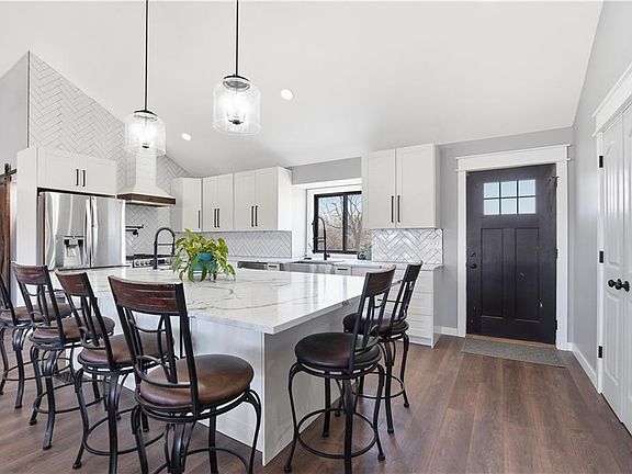 3rd image of 17685 Edgerton Rd