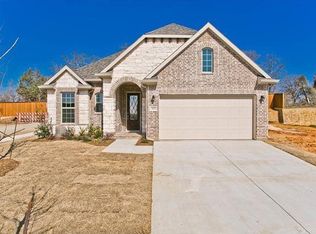 7401BISHOP Pine Trl, Denton, TX 76208