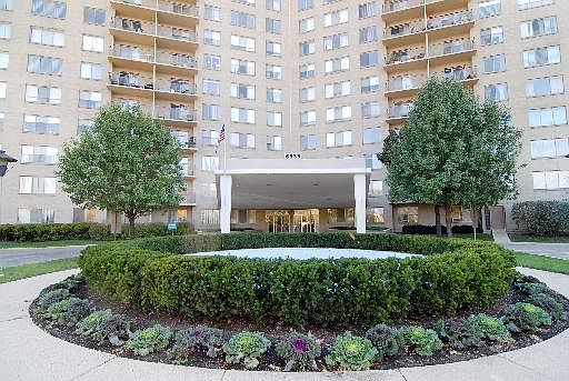 2nd image of 6933 N Kedzie Ave APT 216