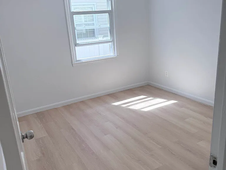 15 Thomas Pl #1 — Photo 7