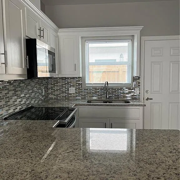 5007 N Winona Dr #4 — Photo 2
