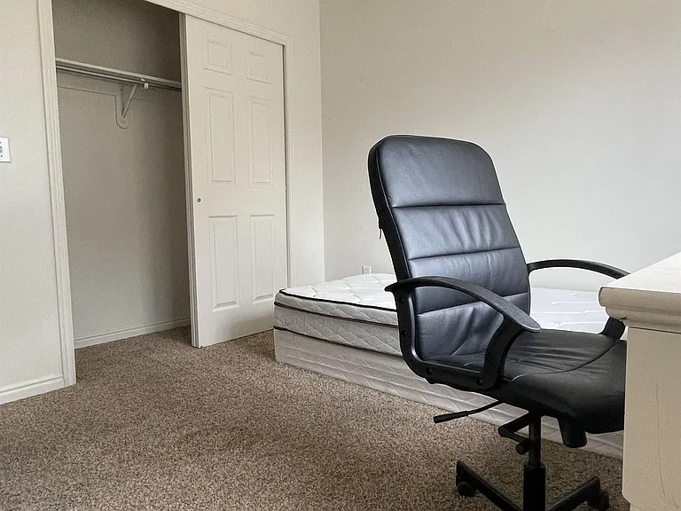 1262 S 1410 E — Photo 20