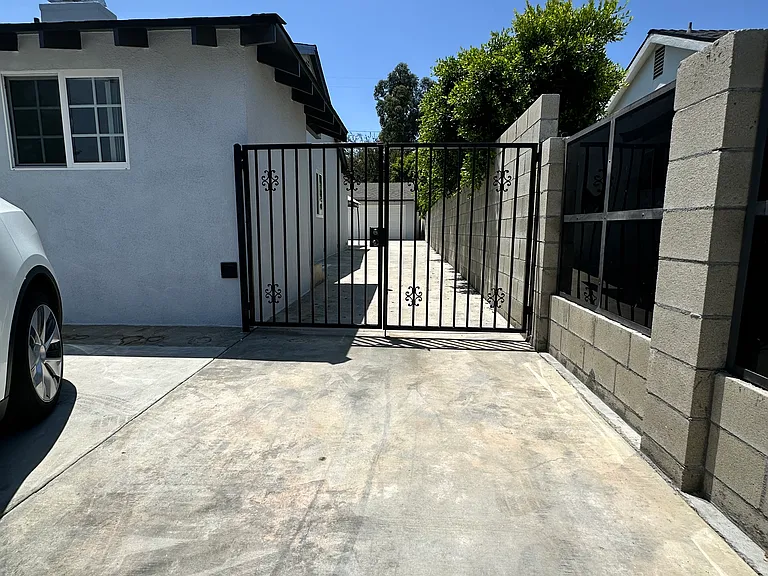 14552 Runnymede St — Photo 4