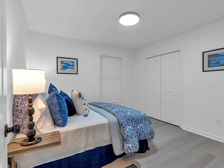 54 Mildred Ct — Photo 33