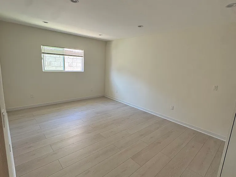 8342 Wilbur Ave — Photo 3