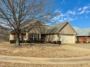 2479 N Surtees Pl, Fayetteville, AR 72704