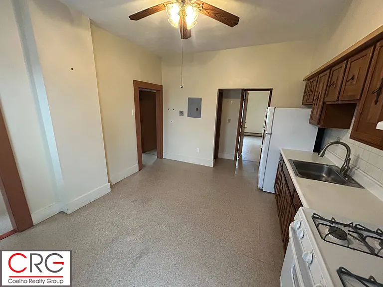 122-A Spring St #3 — Photo 3