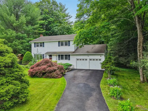 5 Lacona Road, Mahopac, NY 10541