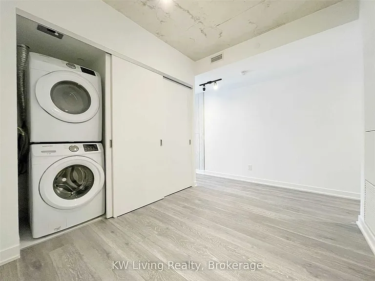 55 Ontario St #611 — Photo 13