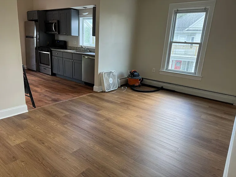 986 Smith St — Photo 5